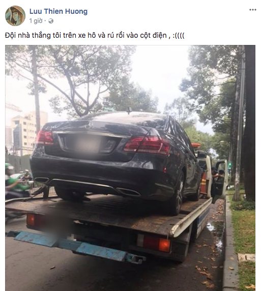 Cổ động viên U23 nào chơi lớn như Lưu Thiên Hương: Mừng quá lao thẳng xe vào cột điện! - Ảnh 1.