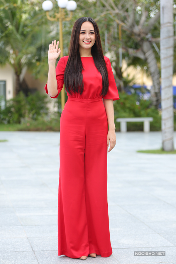 Hoa hậu Mai Phương Thuý tại Nha Trang sáng 3/1/2018. Ảnh: Maison de Bil