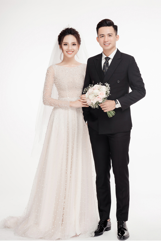 Ảnh cưới ngọt ngào của top 10 HHVN Tố Như và hot boy trường Cảnh sát  - 2