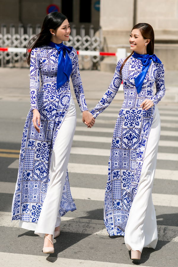 Hai nàng Á hậu VN 2016 Thanh Thanh Tú và Diễm Trang thể hiện sự ăn ý trong diễn xuất ở bộ ảnh giới thiệu các mẫu áo dài mới cho mùa xuân 2018.