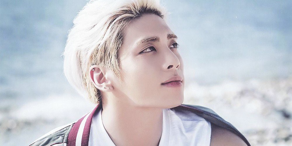 Fan thất vọng vì Grammy bỏ sót Jonghyun trong video tưởng niệm các nghệ sỹ qua đời năm 2017 - Ảnh 1. Fan thất vọng vì Grammy bỏ sót Jonghyun trong video tưởng niệm các nghệ sỹ qua đời năm 2017 - Ảnh 1.