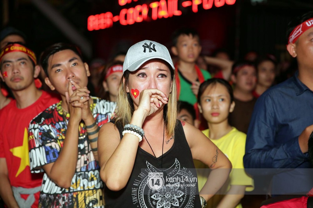 Sao Việt đã khóc như mưa sau màn thua vào phút chót của đội tuyển U23 Việt Nam - Ảnh 1. Sao Việt đã khóc như mưa sau màn thua vào phút chót của đội tuyển U23 Việt Nam - Ảnh 1.