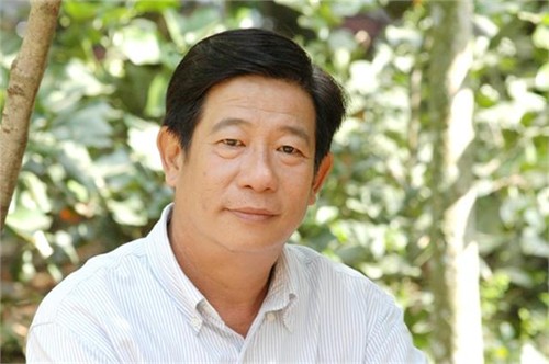 Nghệ sĩ Nguyễn Hậu.