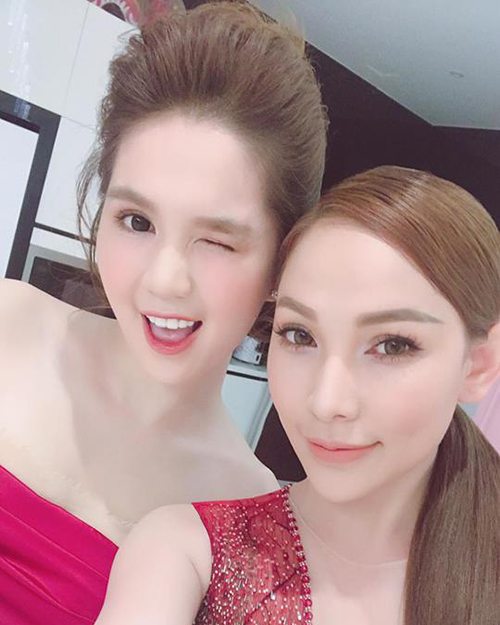 Ngọc Trinh và Quỳnh Thư xúng xính lên đồ đi dự sự kiện.