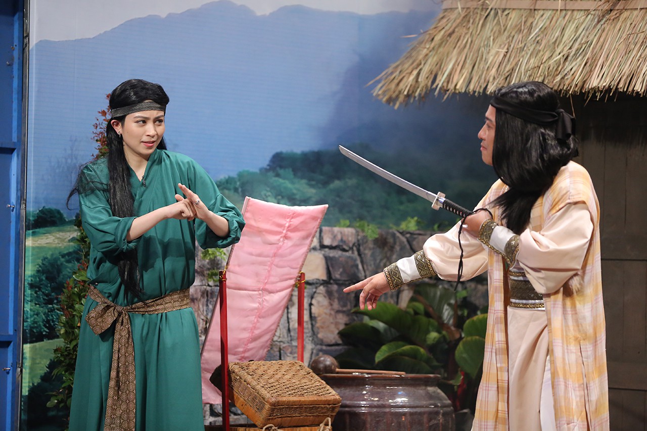 Ơn giời: Chỉ mình Gil Lê đi thi nhưng Trường Giang cứ mở miệng ra lại nhắc đến... Chi Pu - Ảnh 3. Ơn giời: Chỉ mình Gil Lê đi thi nhưng Trường Giang cứ mở miệng ra lại nhắc đến... Chi Pu - Ảnh 3.