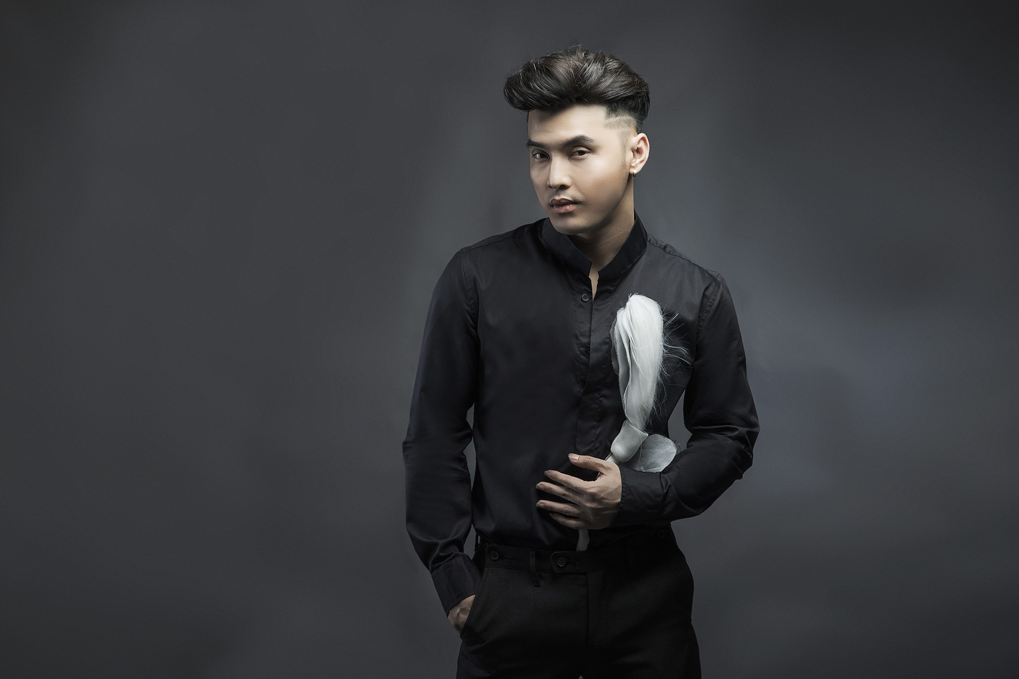Ưng Hoàng Phúc hội ngộ đạo diễn Quang Huy và 2 “mẩu” H.A.T trong liveshow tái hiện hành trình 18 năm ca hát - Ảnh 1.