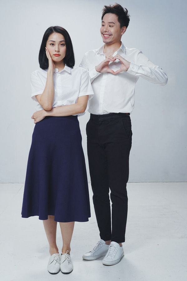 Hạ Vi vừa hoàn thành vai diễn trong phim Ông ngoại tuổi 30. Cô vào vai cô giáo của bé Phương Đông - cháu ngoại Sơn Huy (Trịnh Thăg Bình đóng) - và là người anh si mê từ lần gặp đầu tiên. 