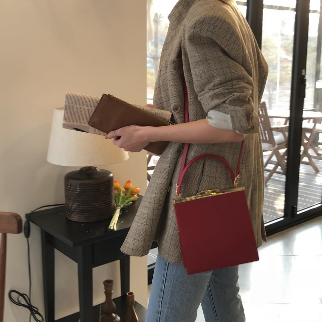 4 kiểu túi hot nhất mùa Xuân Hè này mà bạn nên sắm để diện đồ đẹp hơn và chụp hình ảo hơn - Ảnh 1. 4 kiểu túi hot nhất mùa Xuân Hè này mà bạn nên sắm để diện đồ đẹp hơn và chụp hình ảo hơn - Ảnh 1.