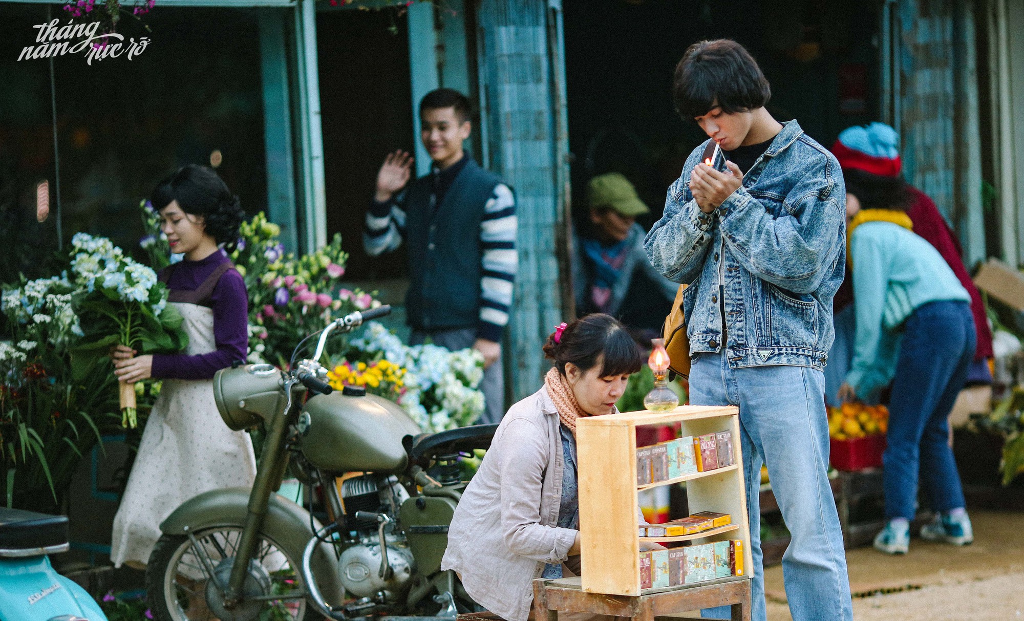 Chàng trai lãng tử đã chiếm trọn trái tim Jun Vũ và Hoàng Yến Chibi trong Tháng Năm Rực Rỡ - Ảnh 2. Chàng trai lãng tử đã chiếm trọn trái tim Jun Vũ và Hoàng Yến Chibi trong Tháng Năm Rực Rỡ - Ảnh 2.