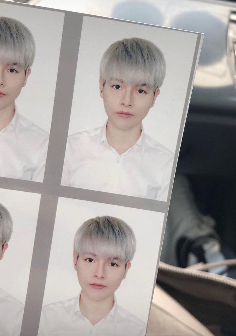 Hơn 6 tháng sau cuộc lột xác ngoại hình, Đức Phúc tự tin khoe ảnh thẻ điển trai - Ảnh 1. Hơn 6 tháng sau cuộc lột xác ngoại hình, Đức Phúc tự tin khoe ảnh thẻ điển trai - Ảnh 1.