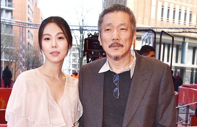 Kim Min Hee và đạo diễn Hong. Ảnh: News