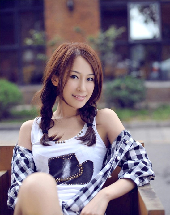 Diễn viên Lý Ngải Giai. 