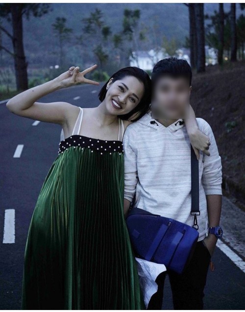 Bảo Anh tái sử dụng chiếc váy gây mâu thuẫn của Angela Phương Trinh, nhưng theo cách khác hẳn - Ảnh 1. Bảo Anh tái sử dụng chiếc váy gây mâu thuẫn của Angela Phương Trinh, nhưng theo cách khác hẳn - Ảnh 1.